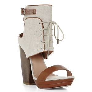 BCBG MaxAzria 😍 Runway Sandal Linen Leather EUC 9